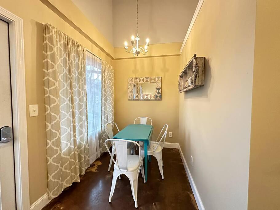 Haven At Hazel~Downtown Bungalow Demorest Buitenkant foto