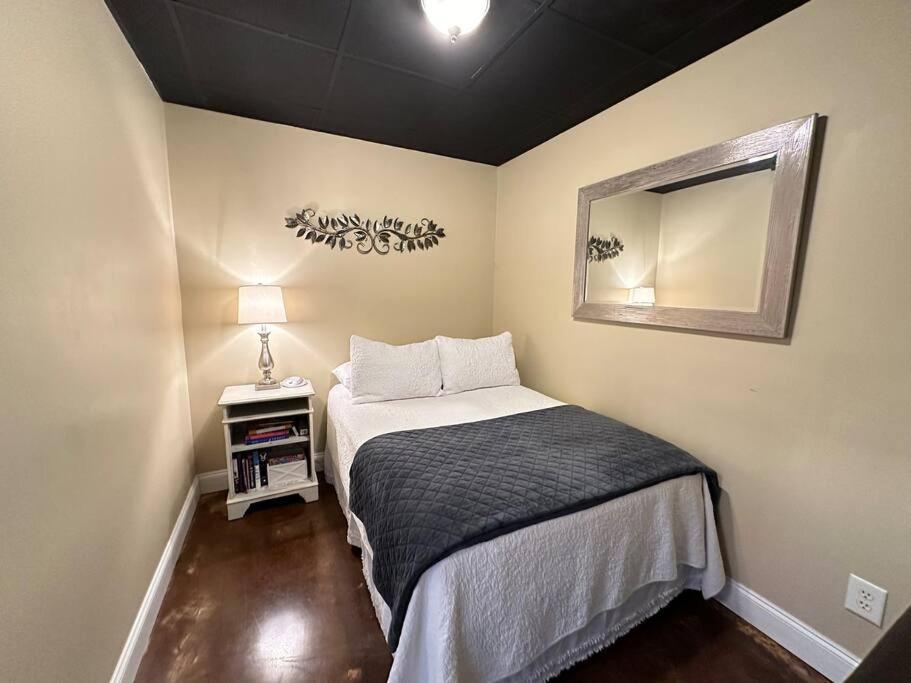 Haven At Hazel~Downtown Bungalow Demorest Buitenkant foto