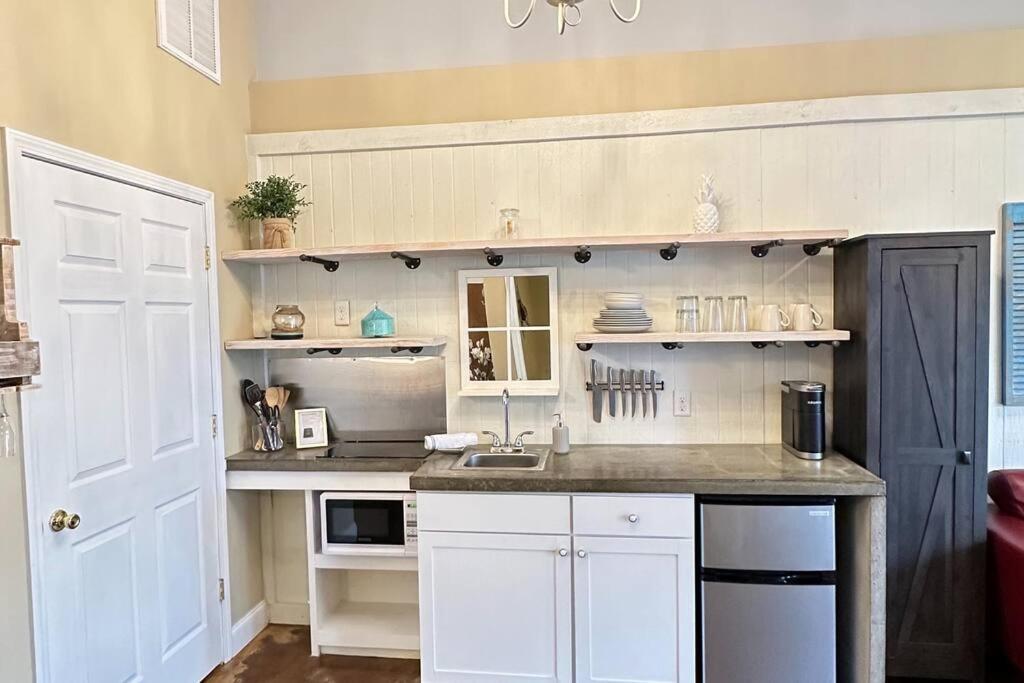 Haven At Hazel~Downtown Bungalow Demorest Buitenkant foto
