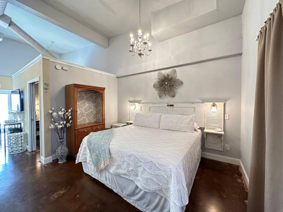 Haven At Hazel~Downtown Bungalow Demorest Buitenkant foto