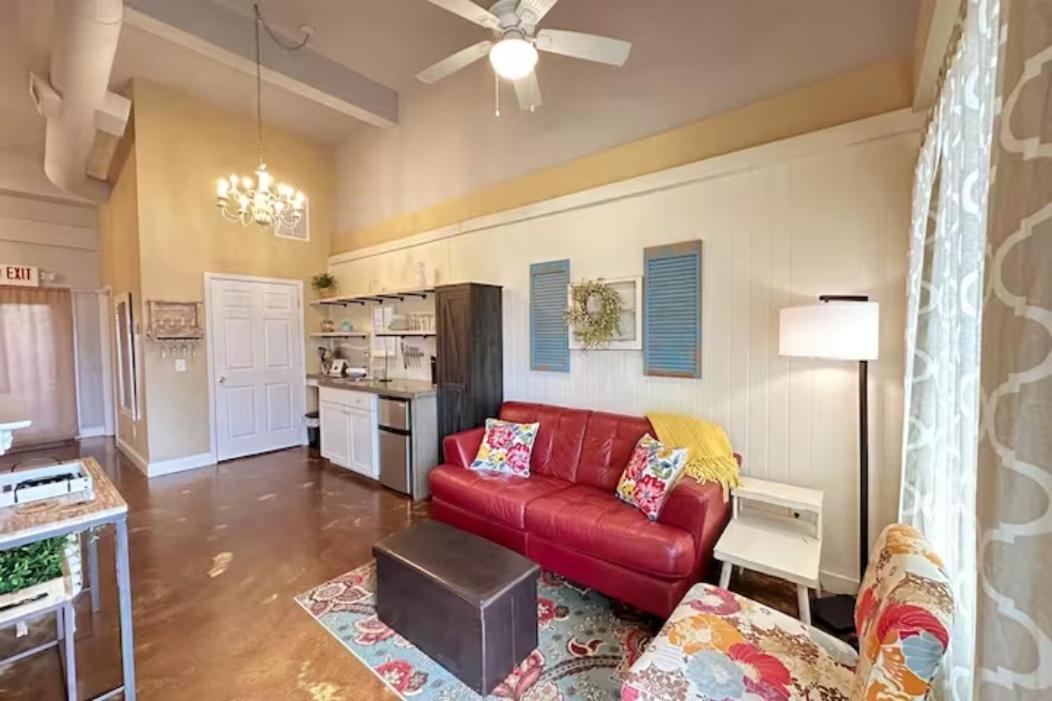 Haven At Hazel~Downtown Bungalow Demorest Buitenkant foto